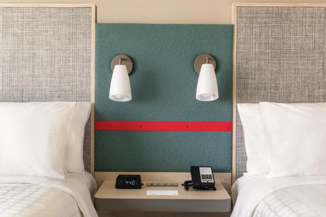 เอวิด โฮเต็ล มิดแลนด์ Hotel ภายนอก รูปภาพ